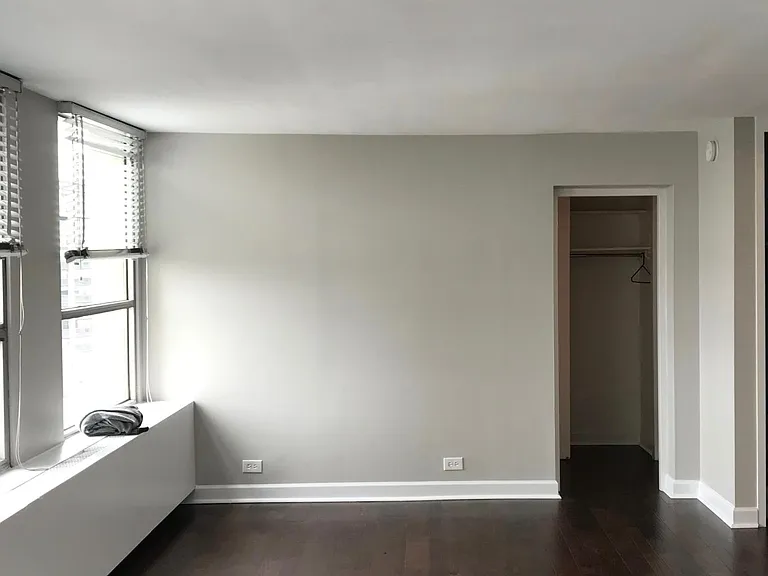 2626 N Lakeview Ave #2010 — Photo 4