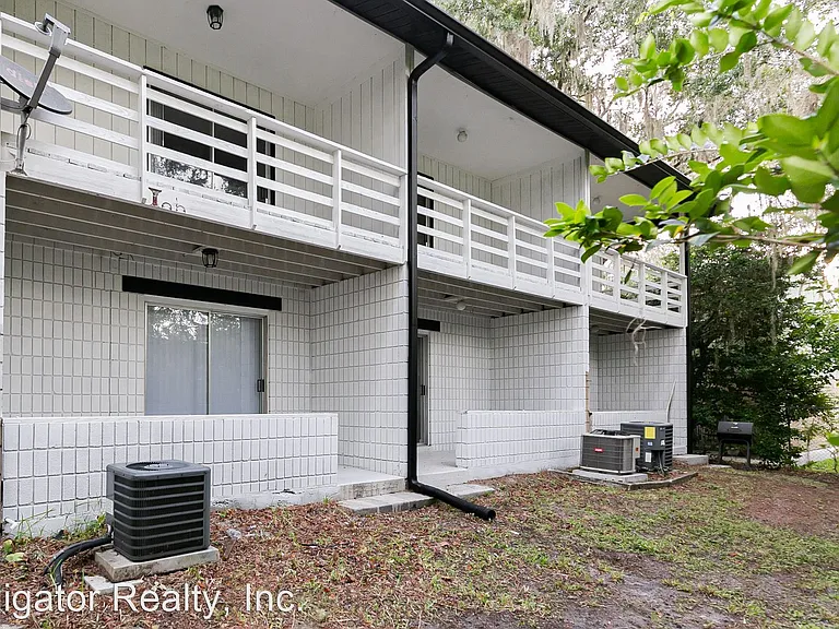 4251 SW 21st Pl — Photo 27