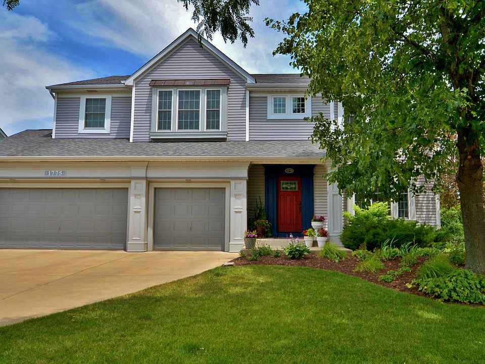 Unique entrance/elevation