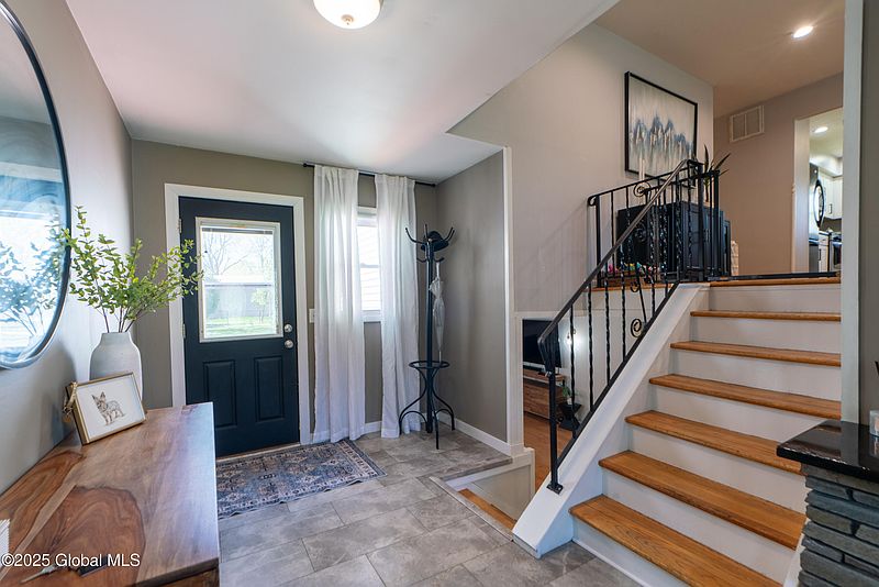 3rd image of 14 Carr Road
