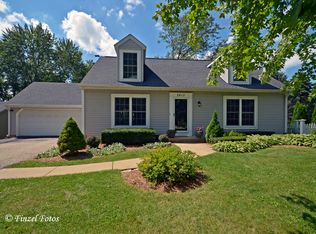 5813 Marietta Dr, Crystal Lake, IL