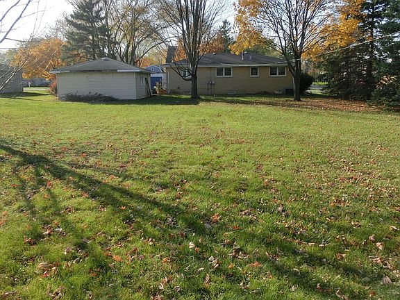 5th image of 17121 Oconto Ave