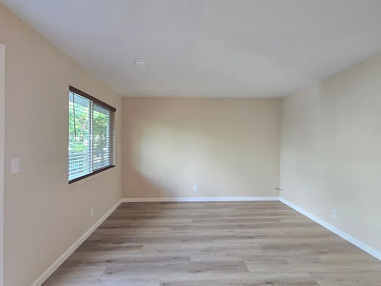 45 Oak Ave — Photo 6