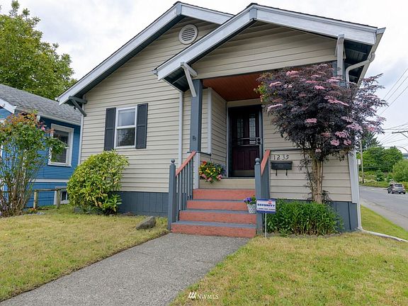 2nd image of 1235 Warren Ave