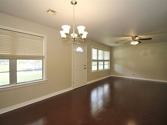 4th image of 720 Callaway Dr