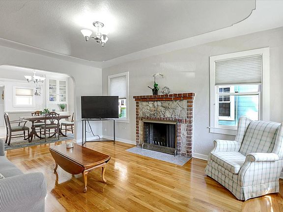 3rd image of 1129 Garfield Ave