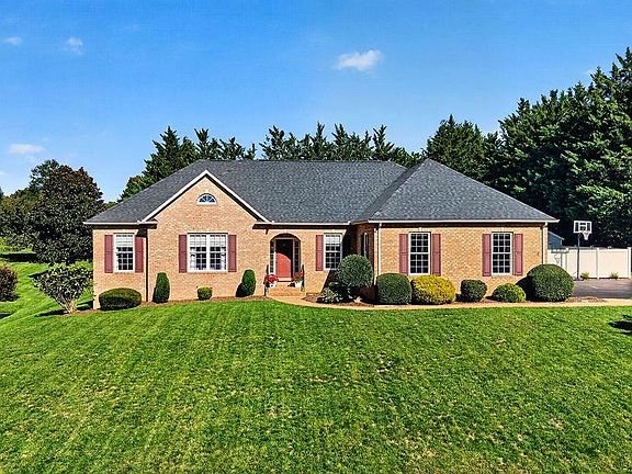 2nd image of 717 Pelham Dr