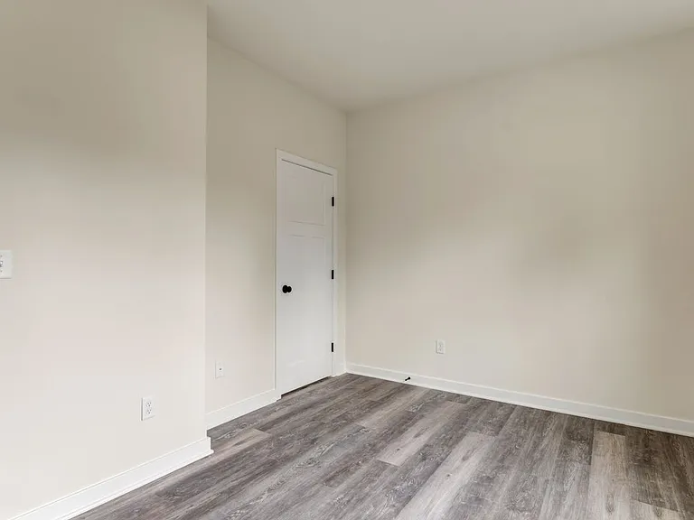 19 Carol St — Photo 16