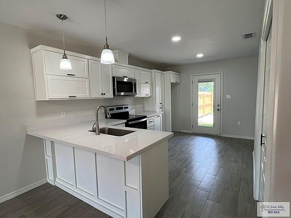 4th image of 1522 Los Alamos St