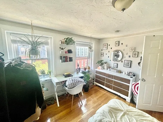 288 Hanover St #2F — Photo 2