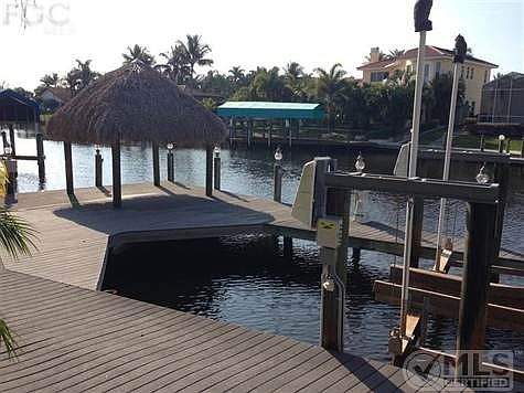 20,000 lbs boat lift.