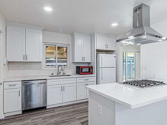 4th image of 2158 San Rafael Ave