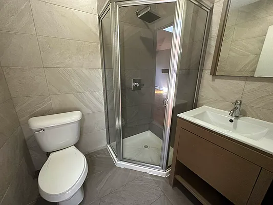 Rented by Premier Metro Realty Corp | media 20