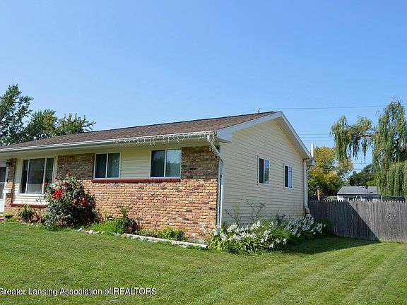 2nd image of 3620 Wedgewood Dr