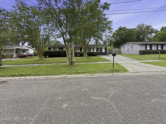 3rd image of 7632 HILLSIDE Drive