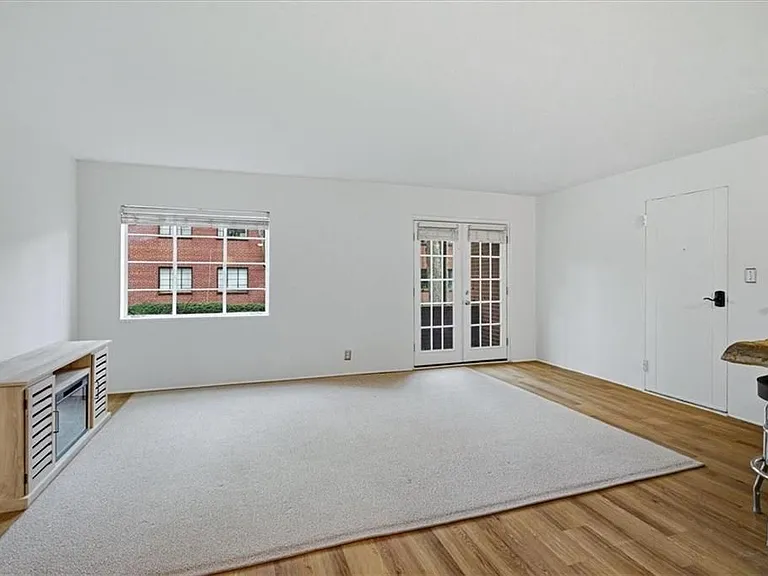 1381 Normandy Dr #2 — Photo 5