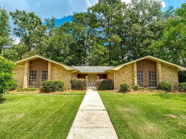 112 Rhodes Dr, Hattiesburg, MS 39402