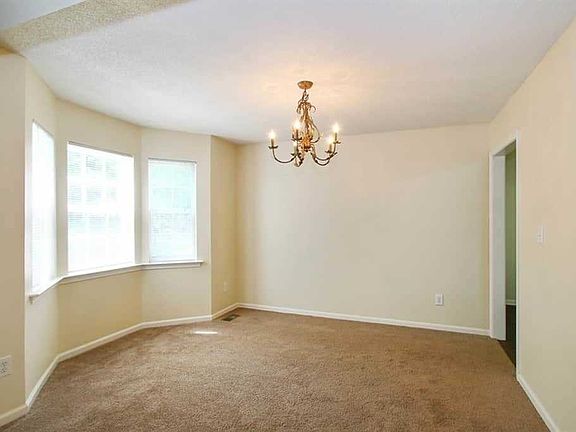 4th image of 109 Deerfield Dr