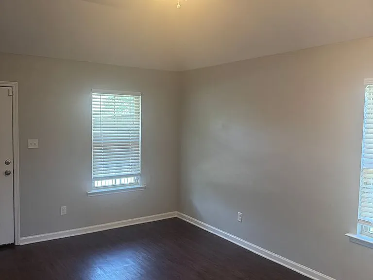 1307 Larkin Ave — Photo 8