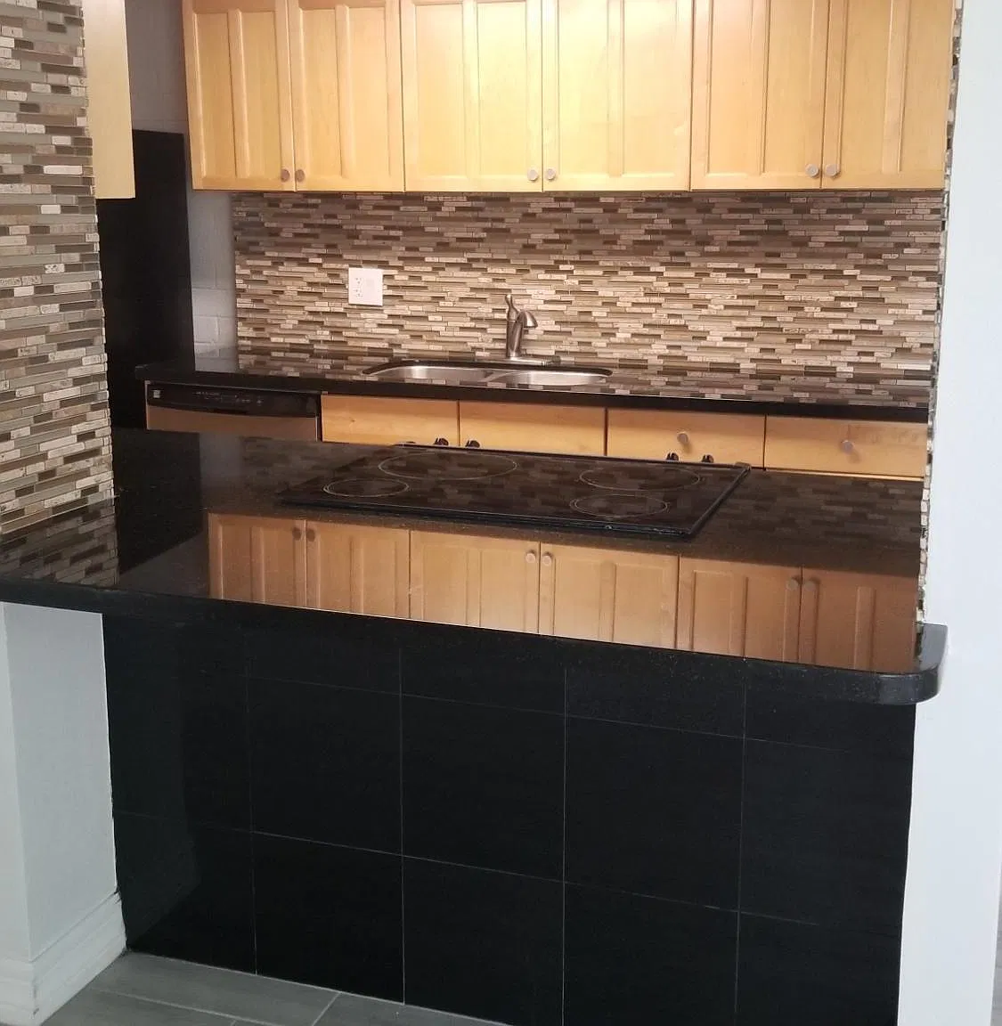 3 bed, 1.0 bath, 991 sqft, $1,845 — Photo 1