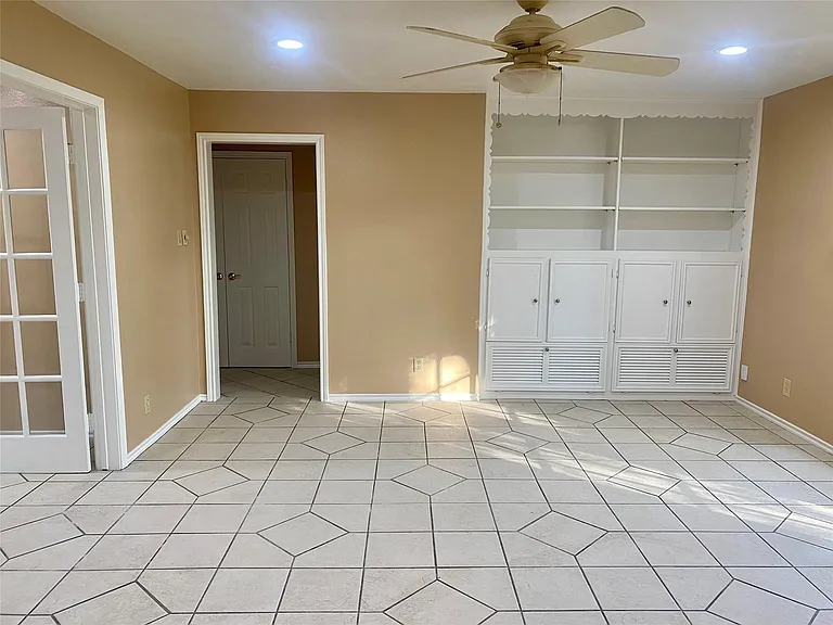 7868 Broadview Dr — Photo 6