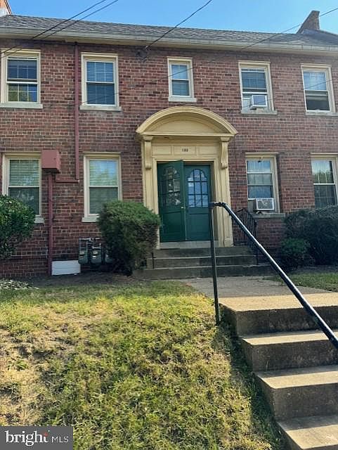 1st image of 133 35th St NE