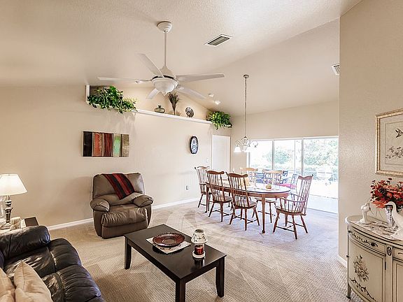 Living/Dining 18 X 21