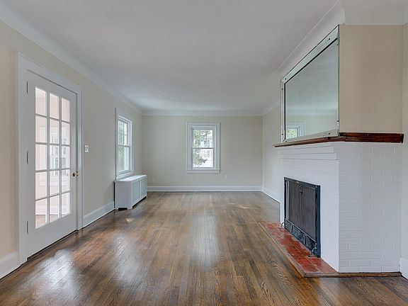 3rd image of 150 Lexington Ave