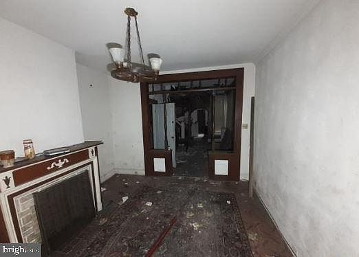 2nd image of 213 S Mount St