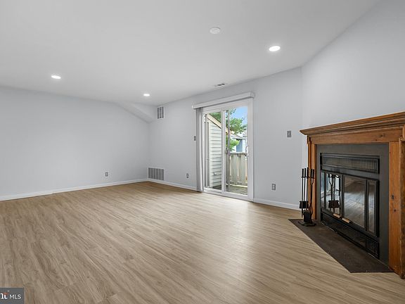 2nd image of 604 Woodhollow Dr