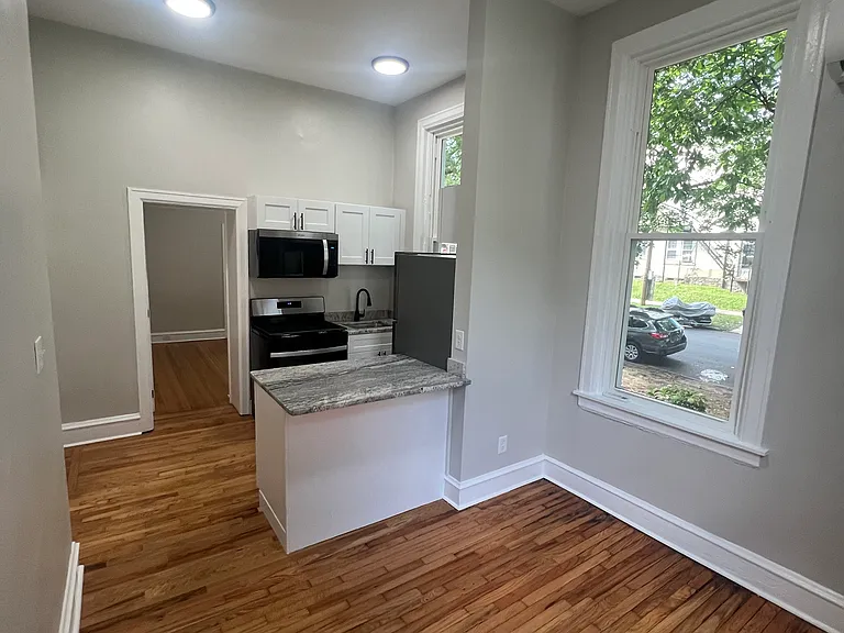 1601 N Broom St #3 — Photo 2