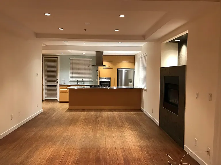 295 W 12th Ave — Photo 5