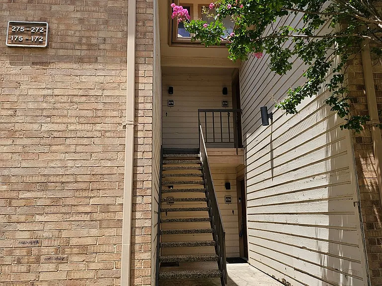 16301 Ledgemont Ln #174 — Photo 2