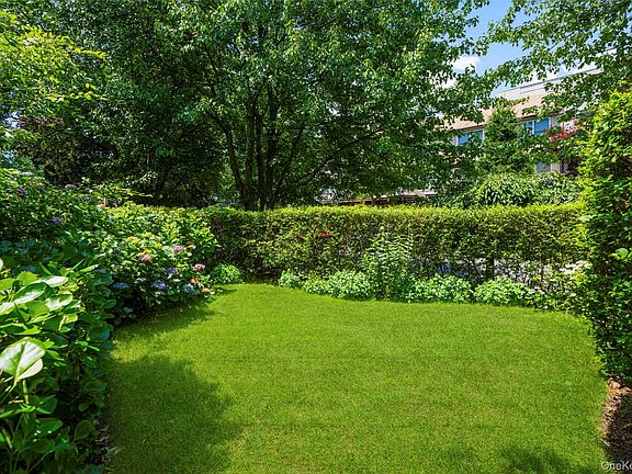 3rd image of 398 Cortlandt Avenue #8