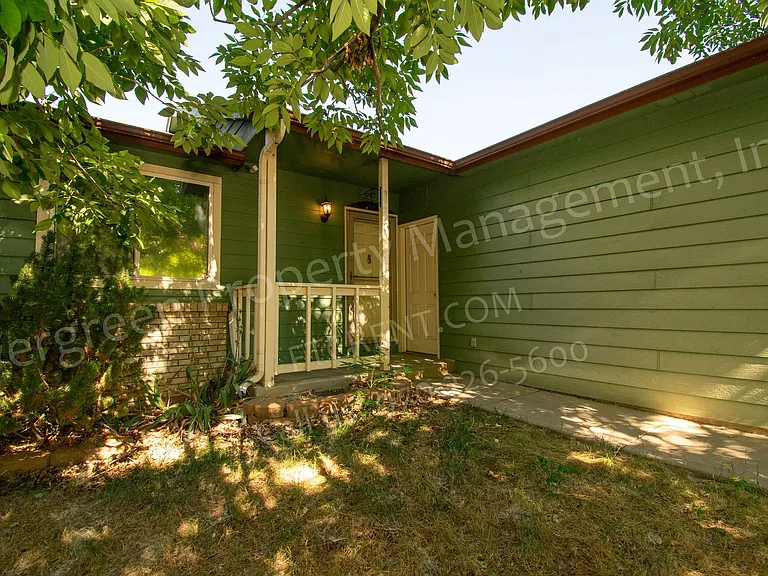 2302 Turquoise St — Photo 1