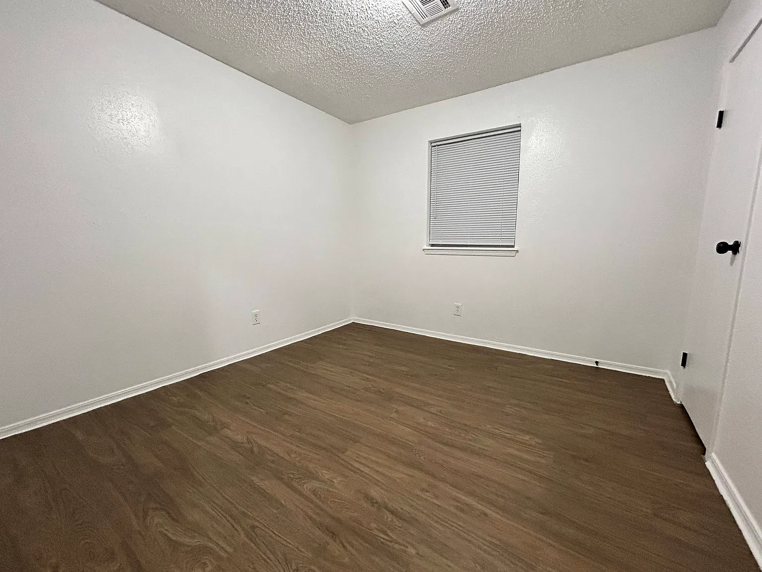 5 bed, 1650 sqft, $1,900 — Photo 4