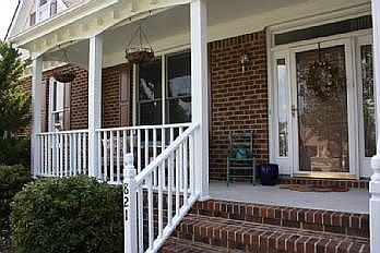 3rd image of 821 Satinwood Ct