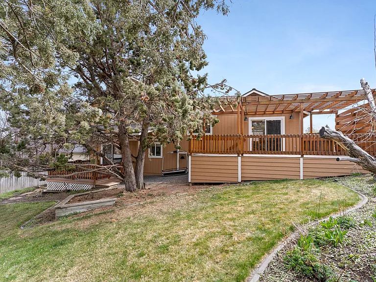 2351 NE Shadow Brook Pl — Photo 35