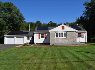 7 Wyndemere Rd, Bloomfield, CT 06002