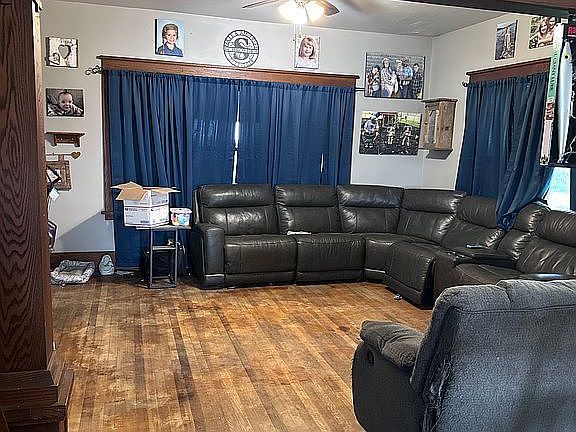 2nd image of 421 215th St