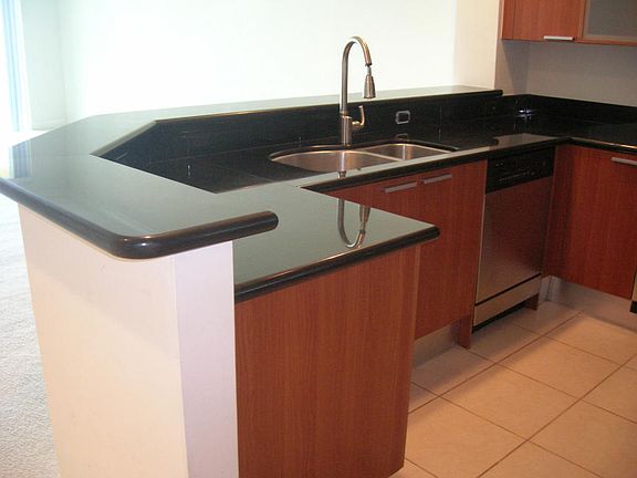3rd image of 2650 Lake Shore Dr Unit 103