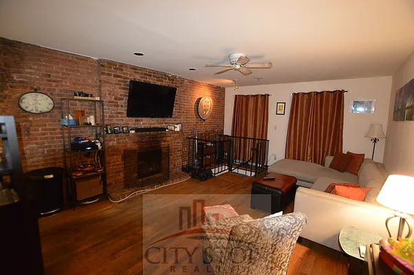 Rented by City Stop Realty | media 17