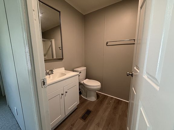 4th image of 423 Alice Ln