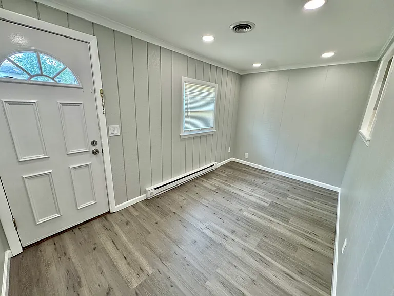 2731 Diane Blvd — Photo 10