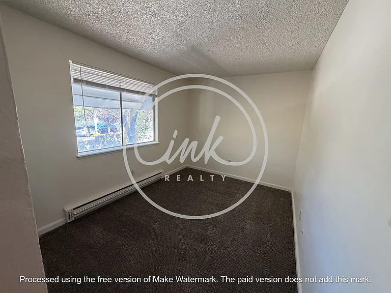 3190-3196 Woodside Dr — Photo 13