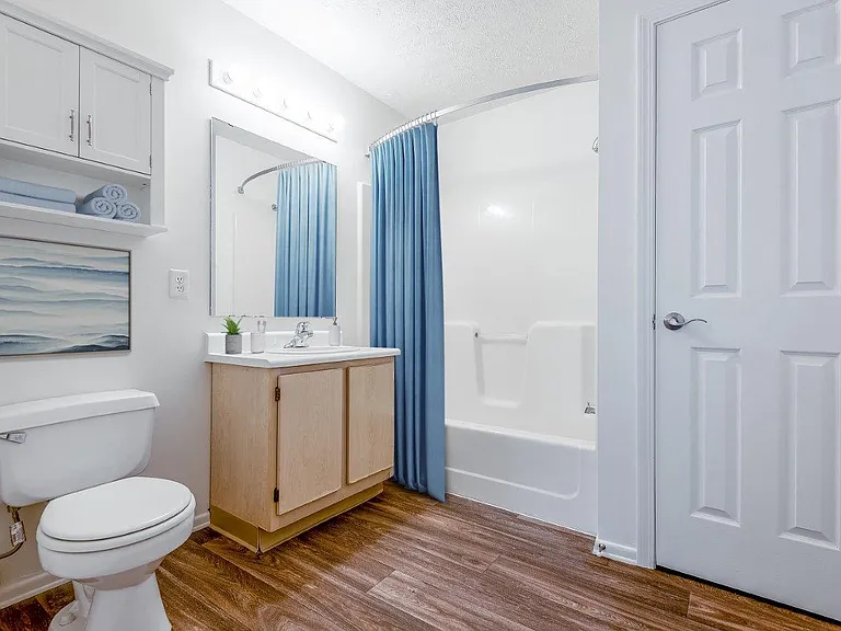 Westview Commons Apartment Homes — Photo 9