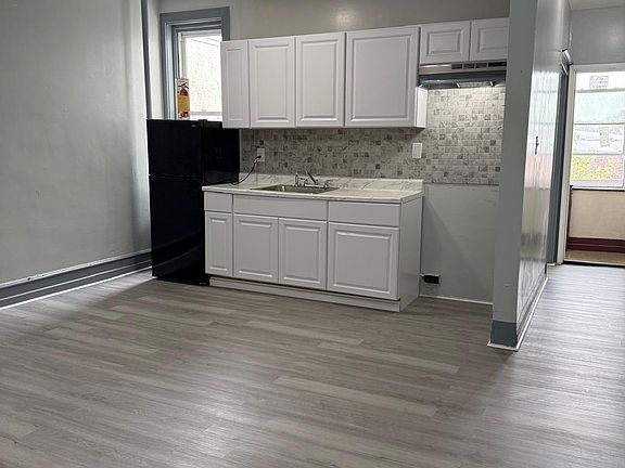 2nd image of 3908 Germantown Ave #3