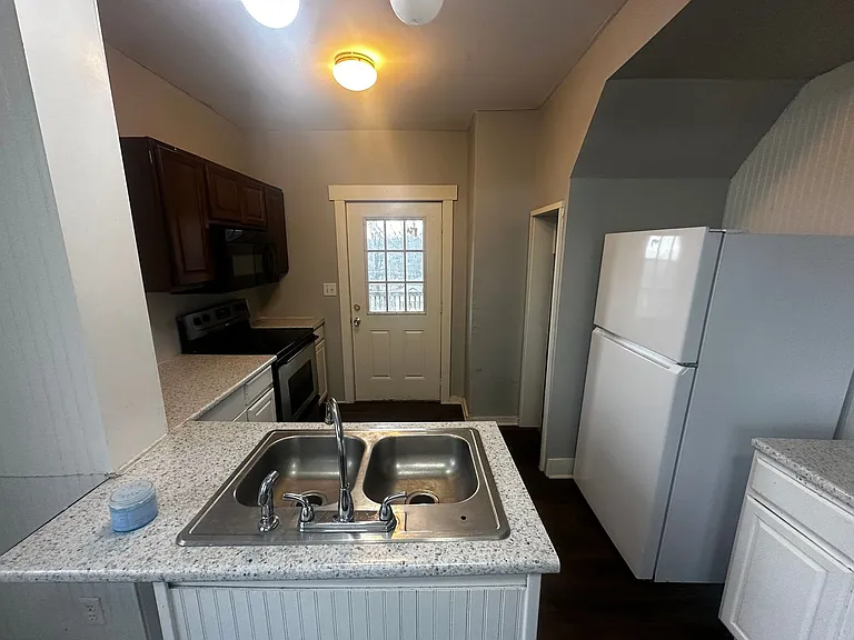 3123 Seneca St — Photo 7