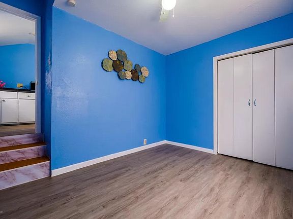 4th image of 400 N Tennessee St #1