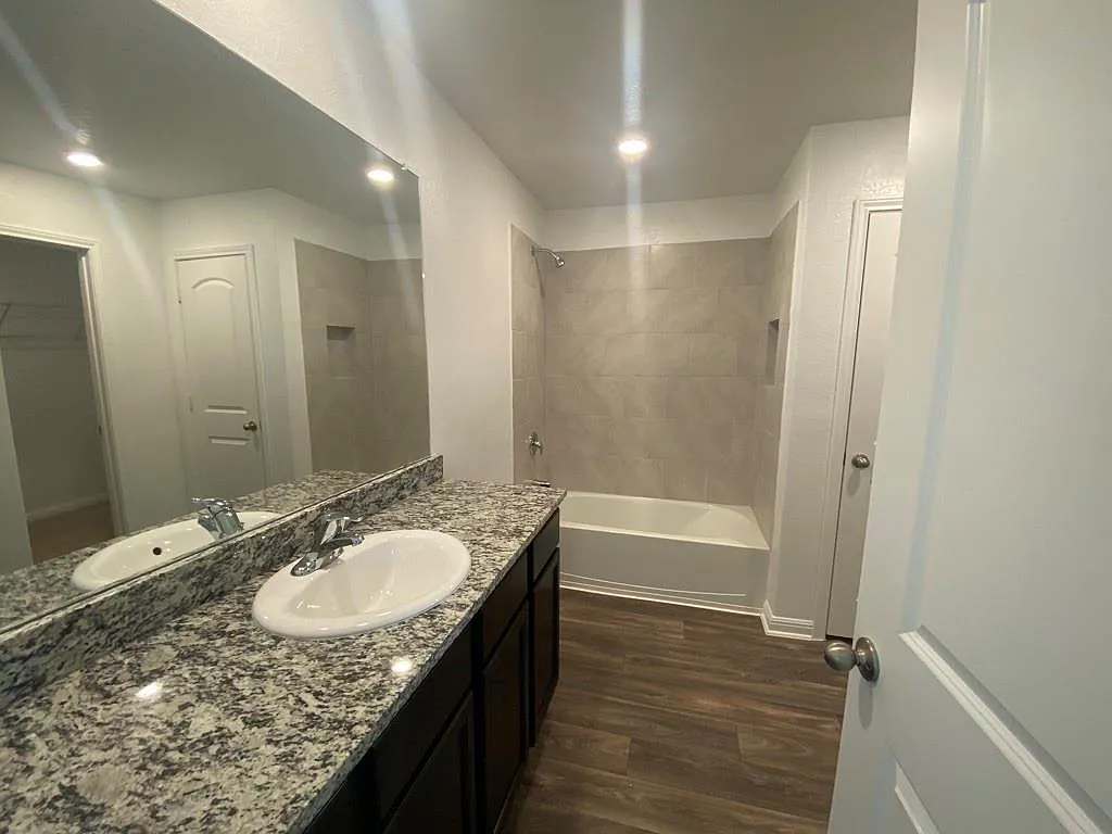 3 bed, 1536 sqft, $1,645 — Photo 4